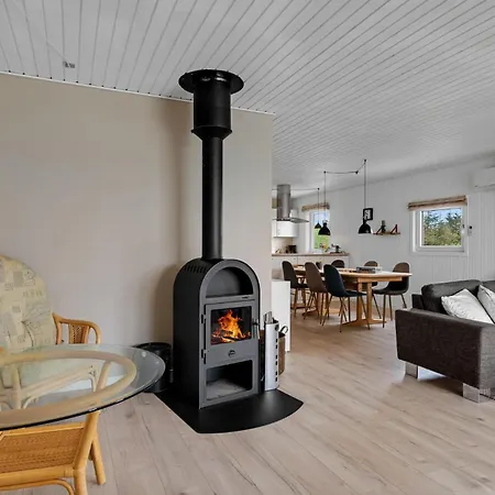 Four-bedroom In Harboore Hébergement de vacances