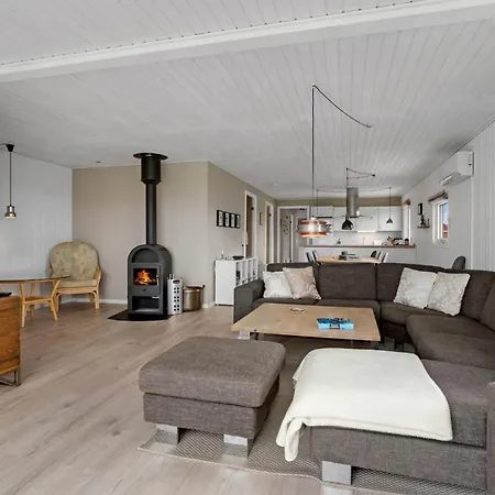 Hébergement de vacances Four-bedroom In Harboore Harboør